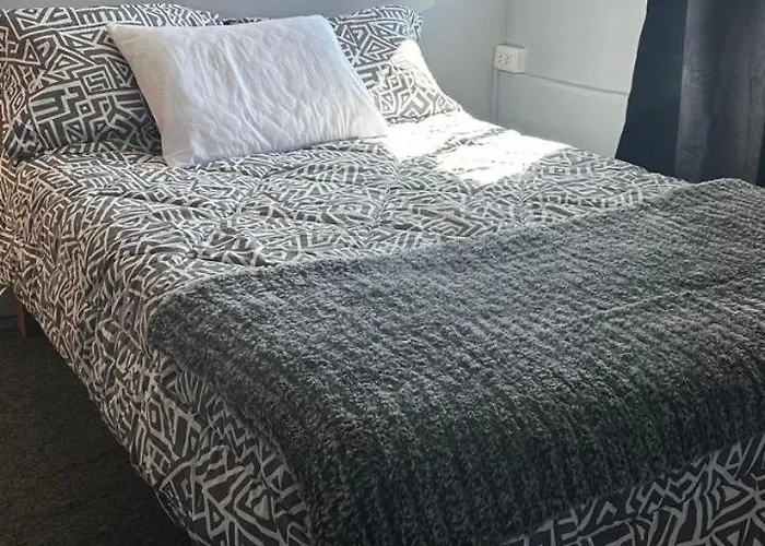 Cozy With Kitchenette And Private Bathroom Apartment *